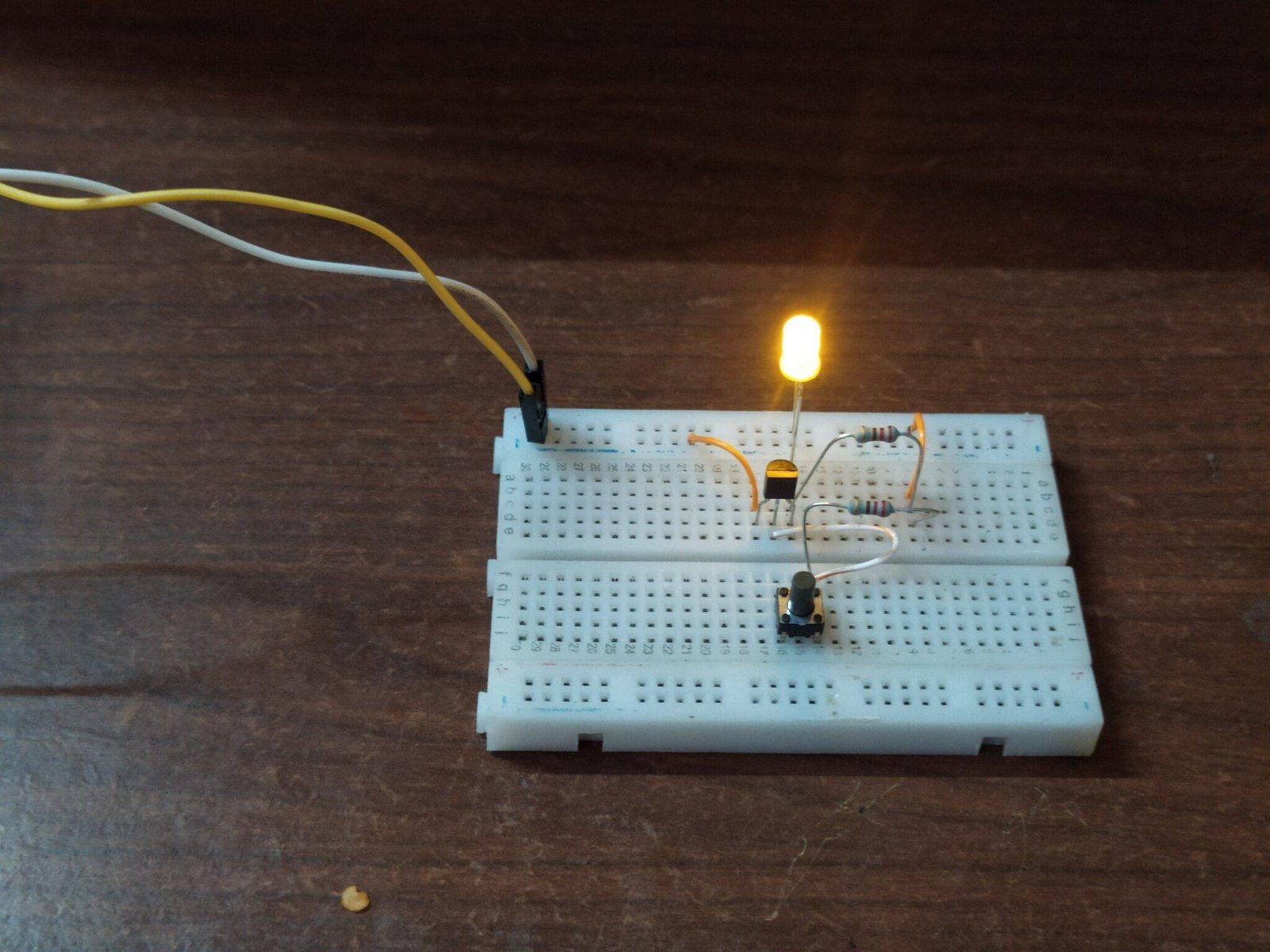 logic gates with transistors on breadboard Implement Logic gates