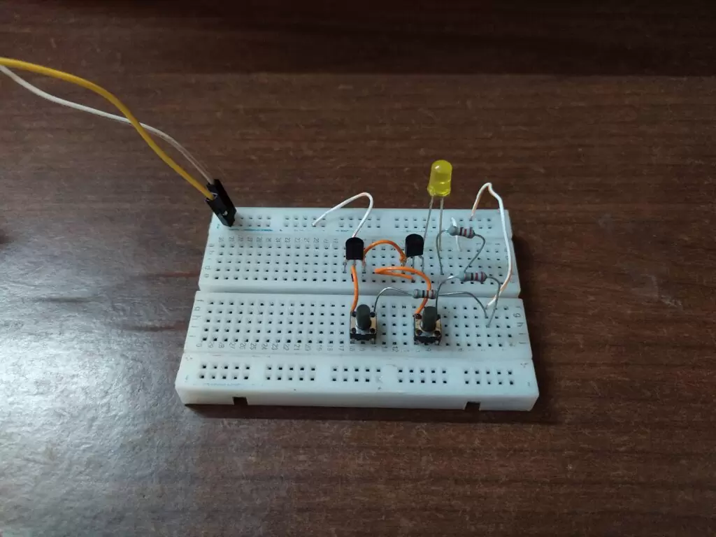 logic gates with transistors