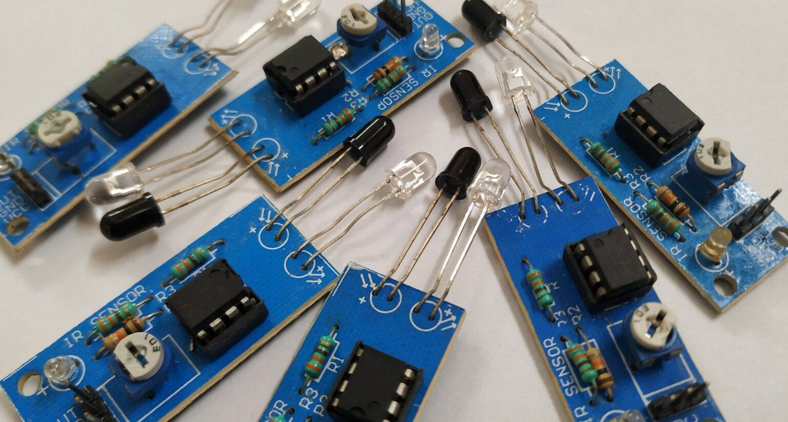Line Following Robot Arduino - Line Follower | Techatronic