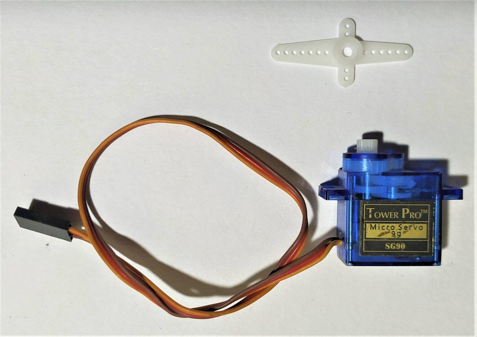 How to Connect Arduino with Servo motor Servo motor Operates